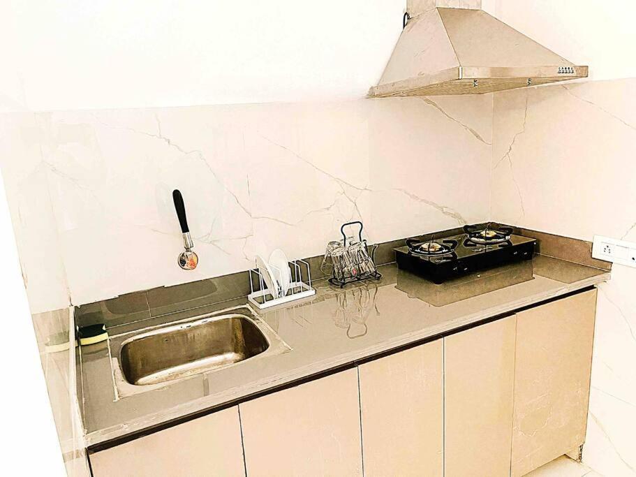 Apartment Near Airport Minimalistic New Delhi