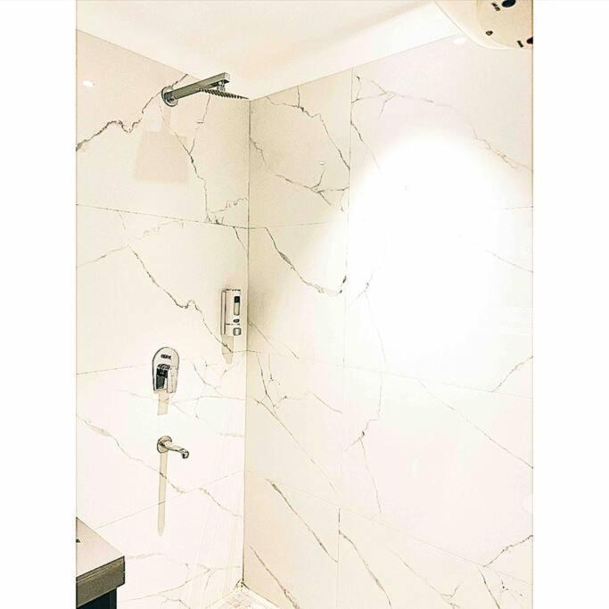 Apartment Near Airport Minimalistic New Delhi